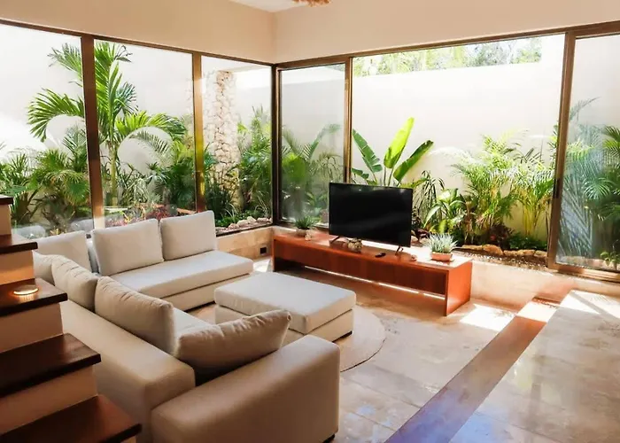 Villa Spacious 4br With Private Pool & Lush Courtyard In Tulum