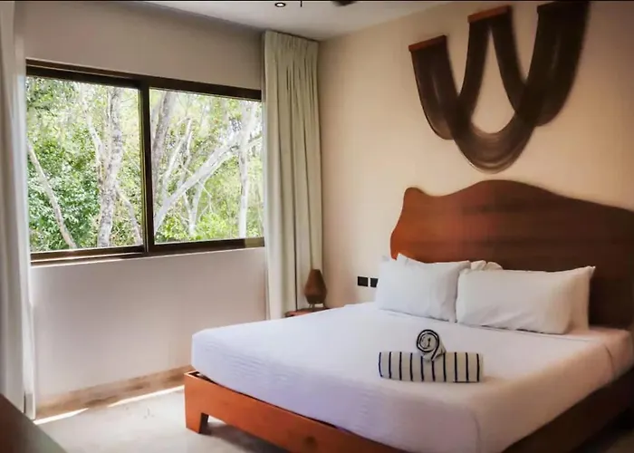 Villa Spacious 4br With Private Pool & Lush Courtyard In Tulum