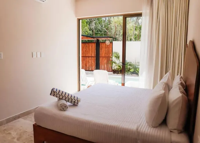 Spacious 4br With Private Pool & Lush Courtyard In *