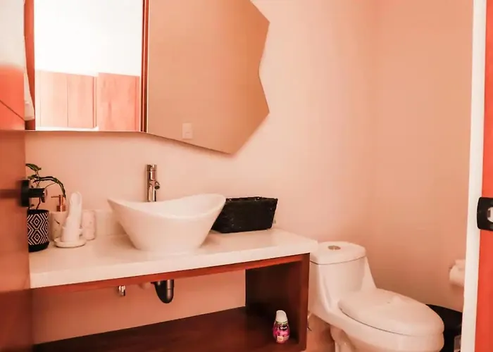 Spacious 4br With Private Pool & Lush Courtyard In *