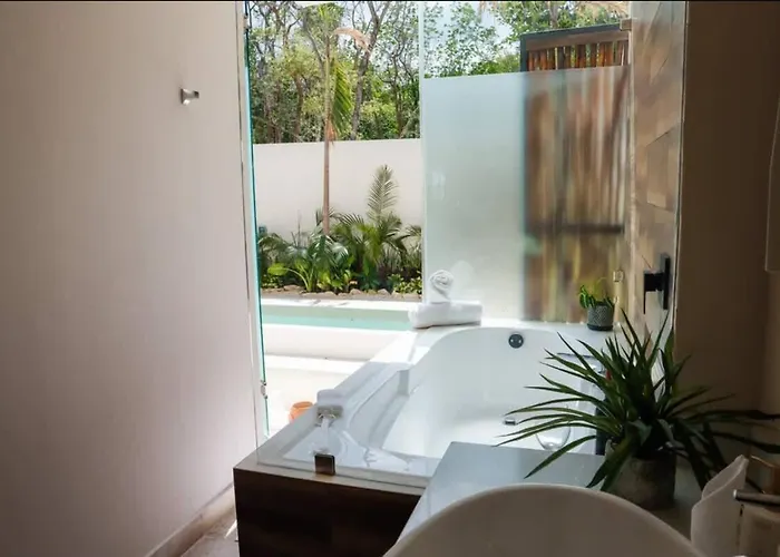 Spacious 4br With Private Pool & Lush Courtyard In Tulum